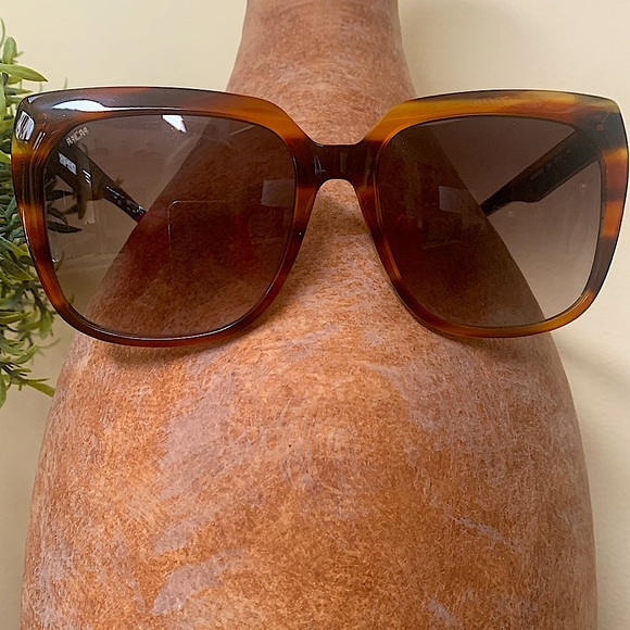 MCM Bundle Sunglasses with Hard Case & Cleaning Cloth New and Authentic - Picture 14 of 15